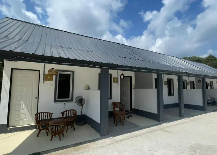 Oyo 91303 Chalet Awie