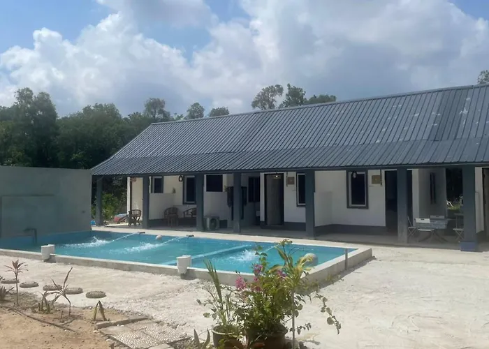 Oyo 91303 Chalet Awie