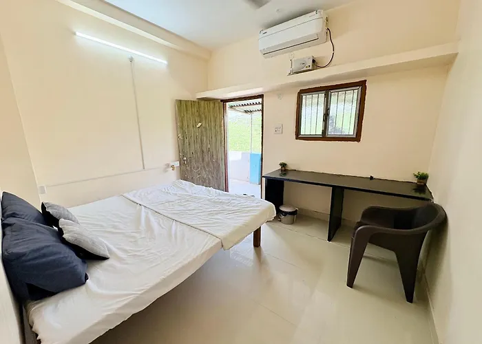 Hotel 5 Star Yatri Vishram Dormitory And Rooms
