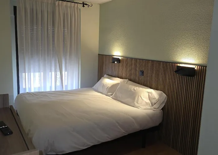Hostal La Cigueena Check-In Autonomo