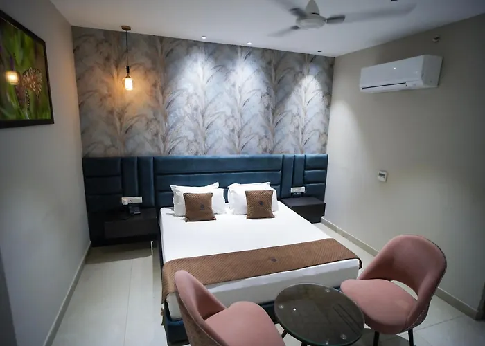 Starvick Banquet & Rooms