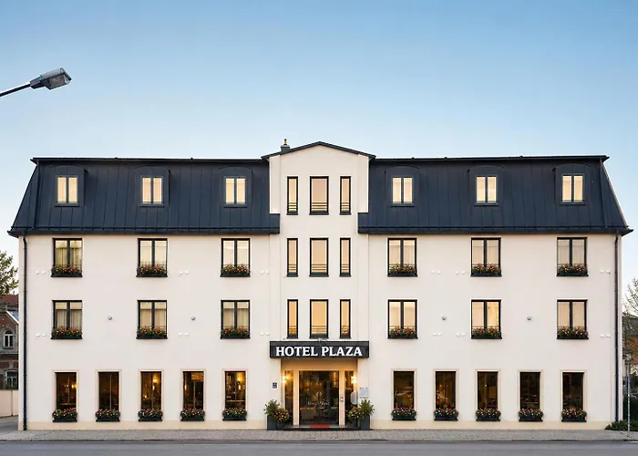 Plaza Rooms & Studios