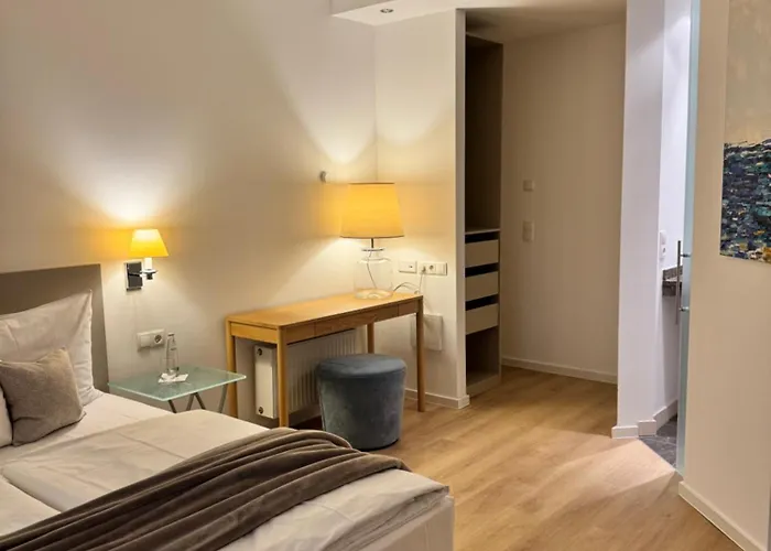 Plaza Rooms & Studios