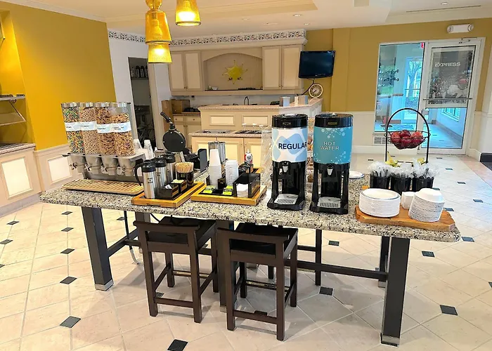 Arnot Grand Hotel & Suites