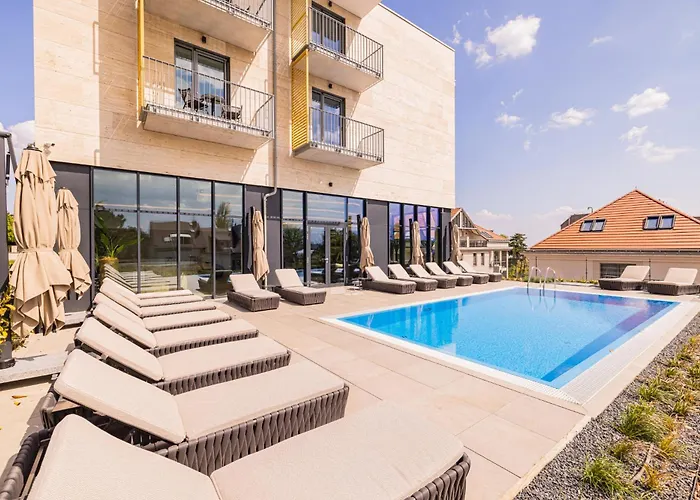 Montello Hotel
