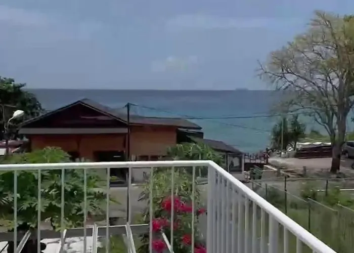 Dhik Villa Pantai Kasih