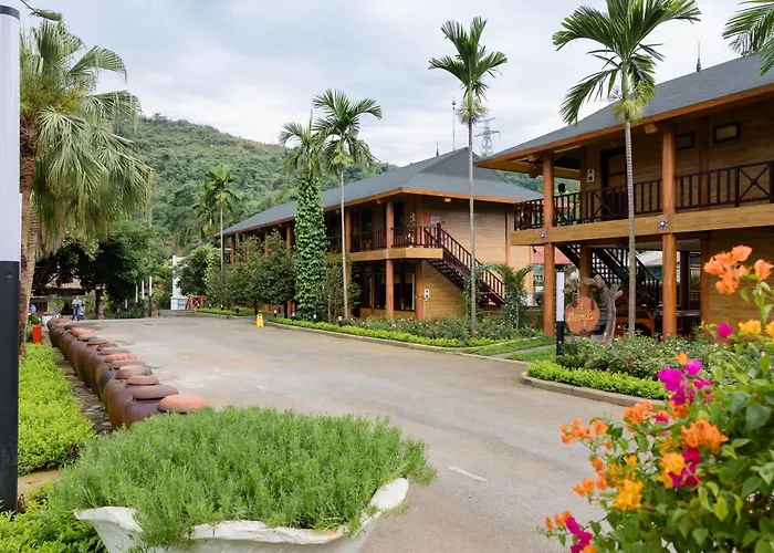 Hoa Binh Resort