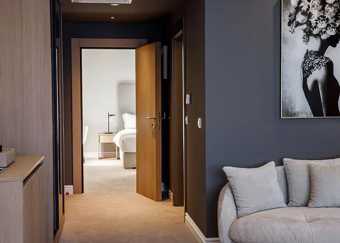 Hotel M