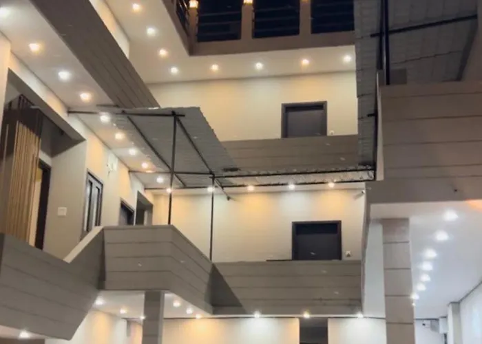 Nawabz Hotel