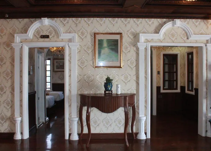 San Franz Hotel La Perla
