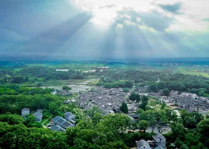 Ji'An Diaoyuan Ten-Mile Fragrant Village