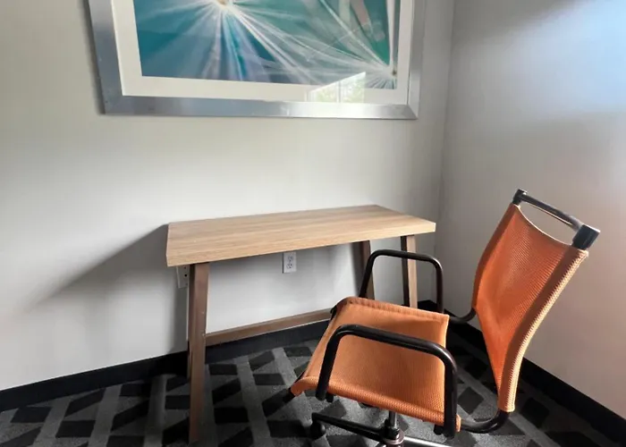 Lakewood Inn & Suites