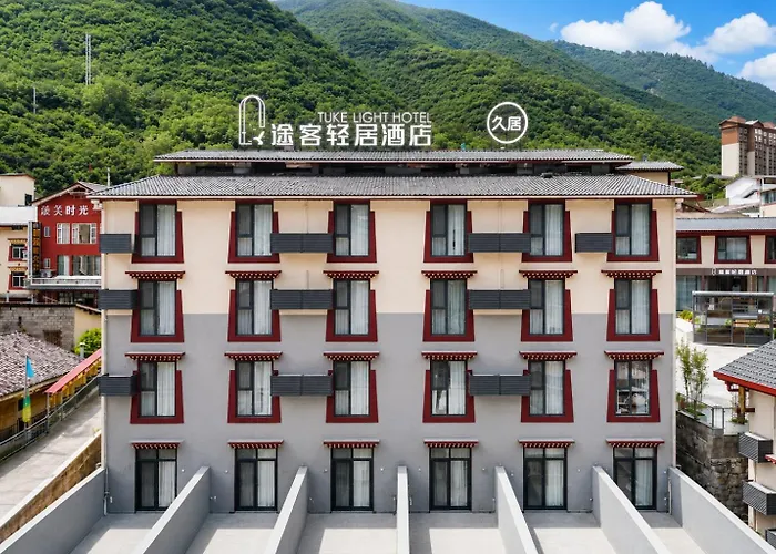 Tuke Light Hotel Jiuzhaigou 途客轻居酒店九寨沟店