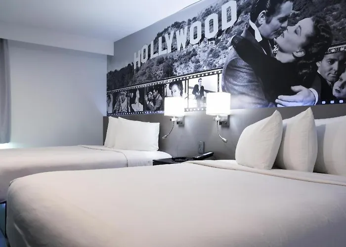 Glen Capri Inn & Suites