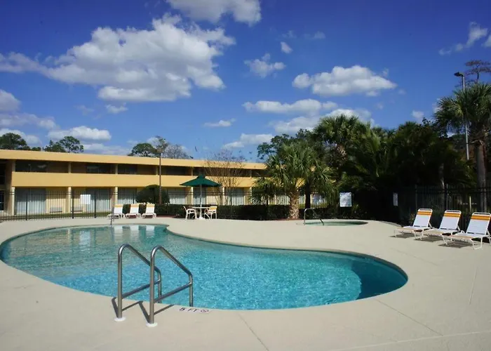 Baymont By Wyndham Intl Speedway I-95 Daytona Beach