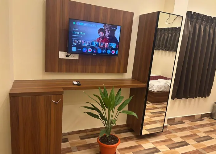 Hotel Gokulam Grand