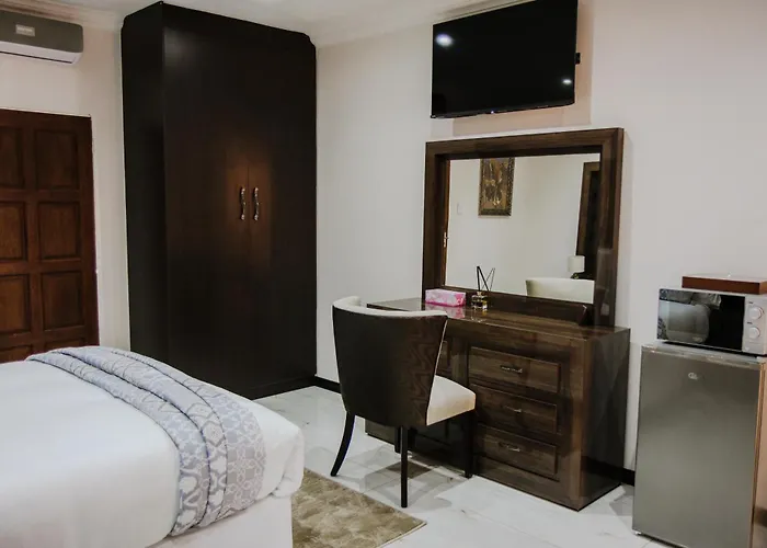 Polovi Guesthouse And Beauty Spa