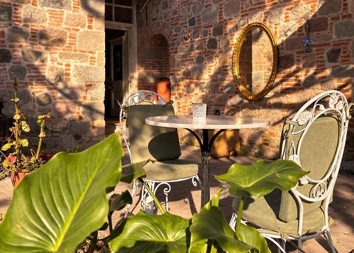Yasa'S Guest House