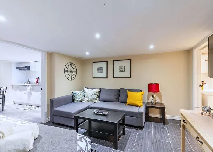 St Clair Hotel - Cozy Basement Suite With Parking