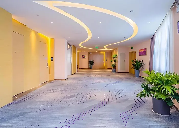 Lavande Hotels Qixingyan Scenic Spot Yihua International Plaza