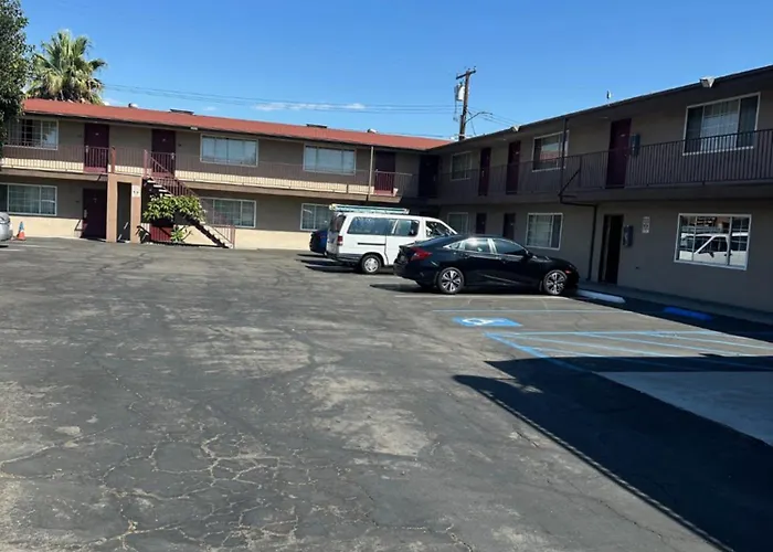 Driftwood Motel