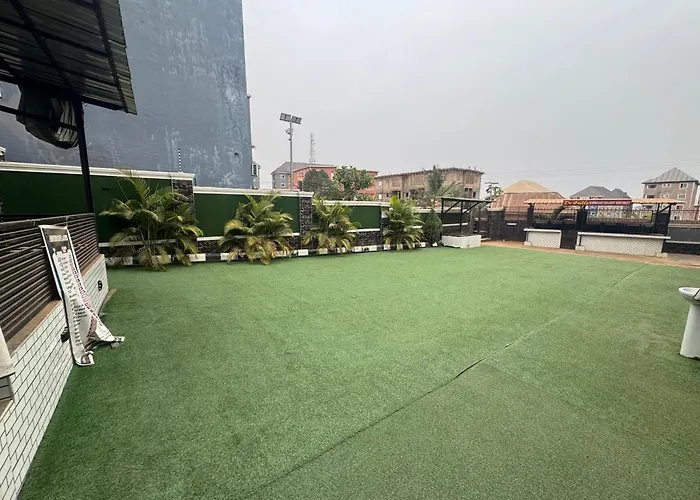 Emmydon Hotel And Suites