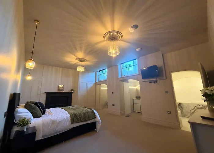 The Royal Harbour Suites - Wellington Crescent