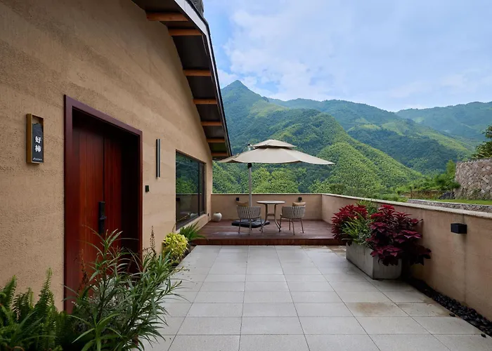 Quzhou Rixi Mountain Middle Homestay