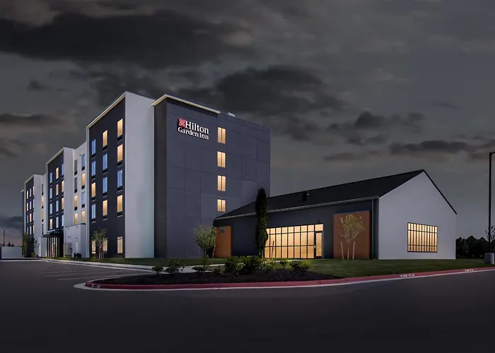 Hilton Garden Inn Kansas City Riverside