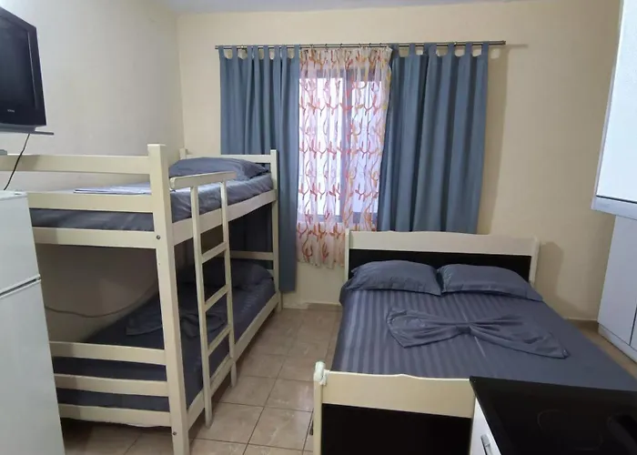 ℰ'ℋ Hotel - Velipoje Rruga Nr 7
