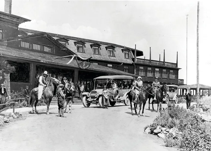 El Tovar - Inside The Park