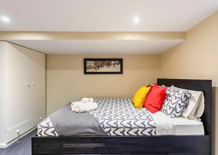St Clair Hotel - Cozy Basement Suite With Parking