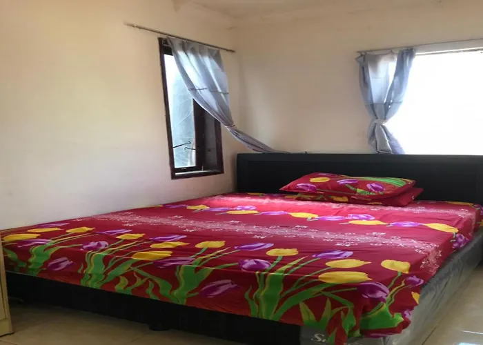 Oyo 95309 Ijen Homestay