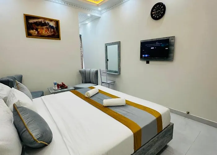 Go 001 Hotel Lahore