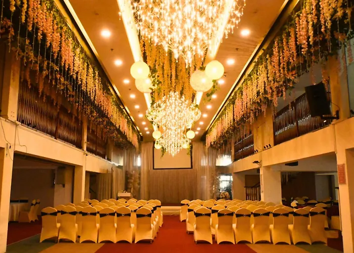 Greenmont Hotel & Apartment