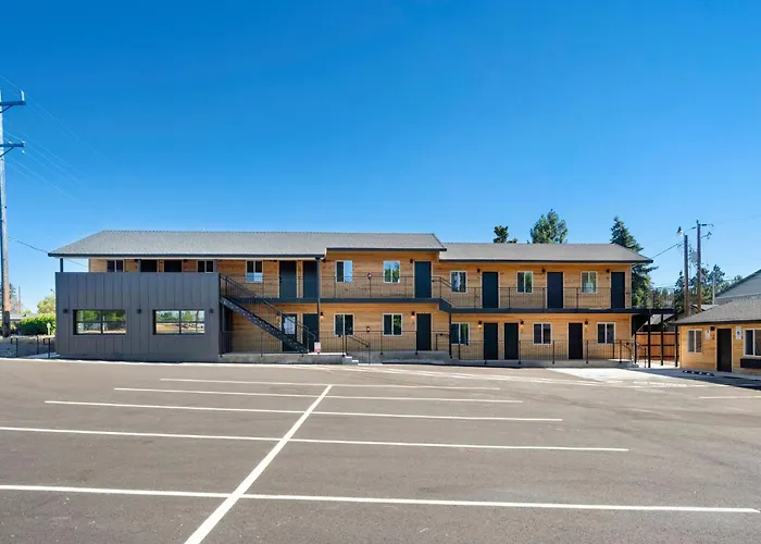 The Central Block Bend Motel