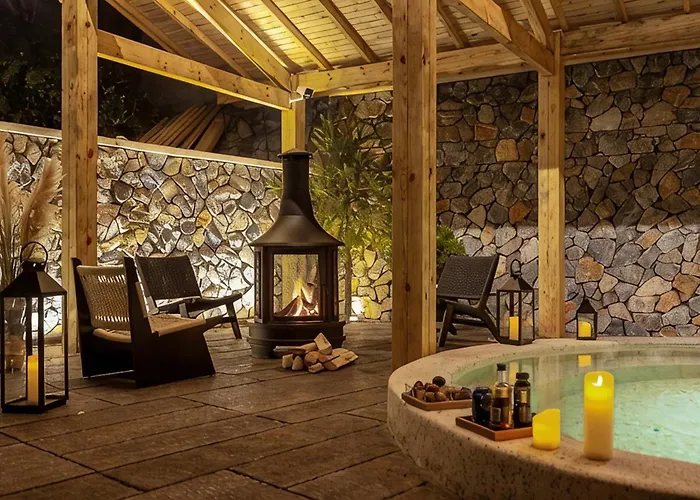 Qinghe Courtyard Jiuzhaigou Qinghe Hot Spring Luxury Private Hot Spring Villa