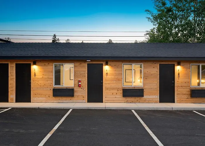 The Central Block Bend Motel