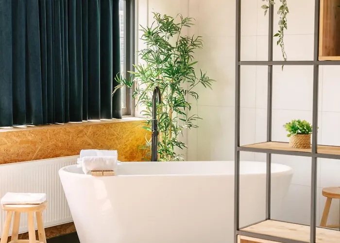 Young Learning Hotel