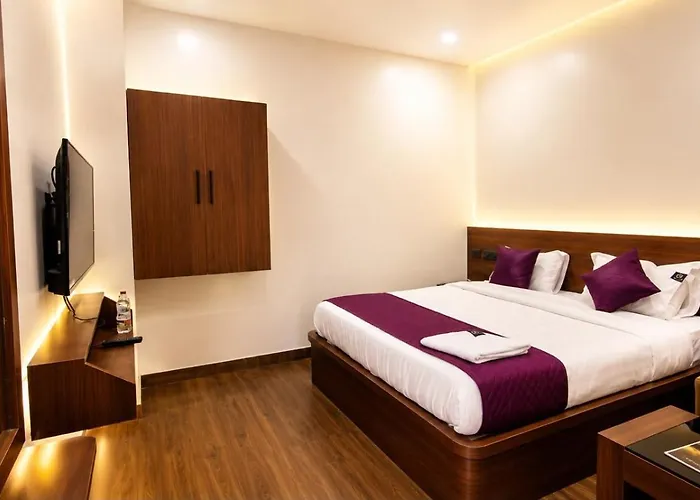 Hotel Lavish Grand