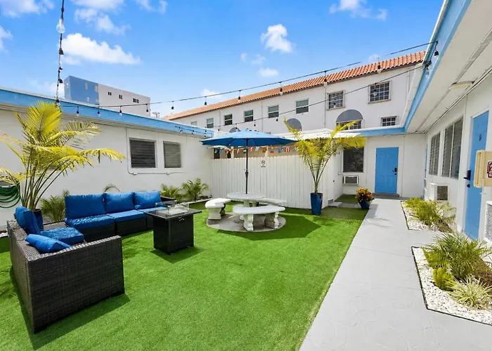 Ocean Hollywood Suites By The Gold Nests