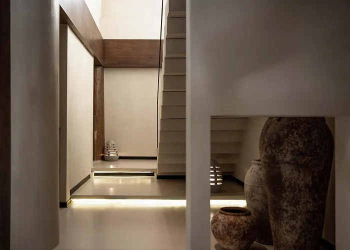 Shangri-La Designer Homestay Without Summer