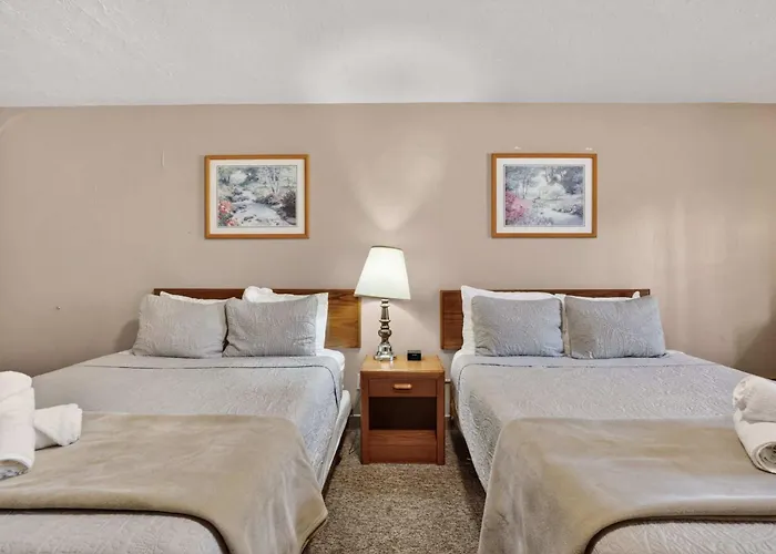 Eagle Motel Suite 114