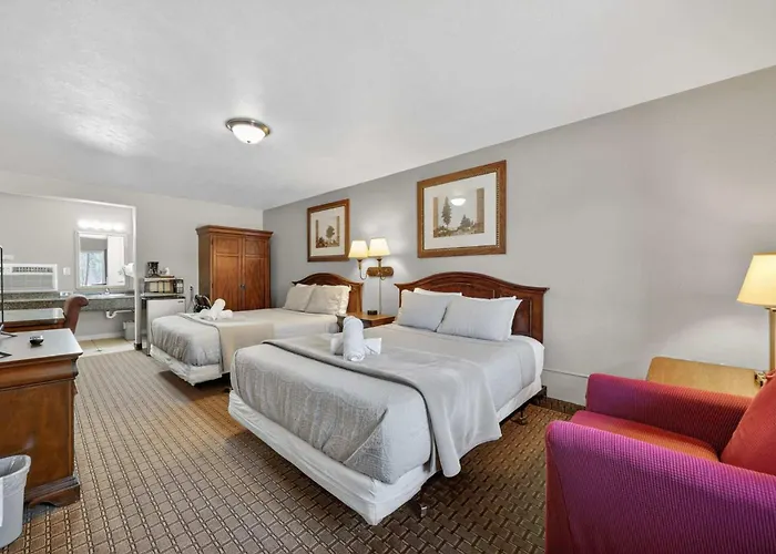 Eagle Motel Suite 118