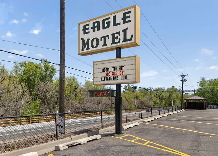 Eagle Motel Suite 115