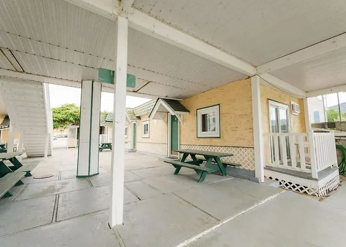 1 Bedroom Suite 6 At The Green Gables Resort