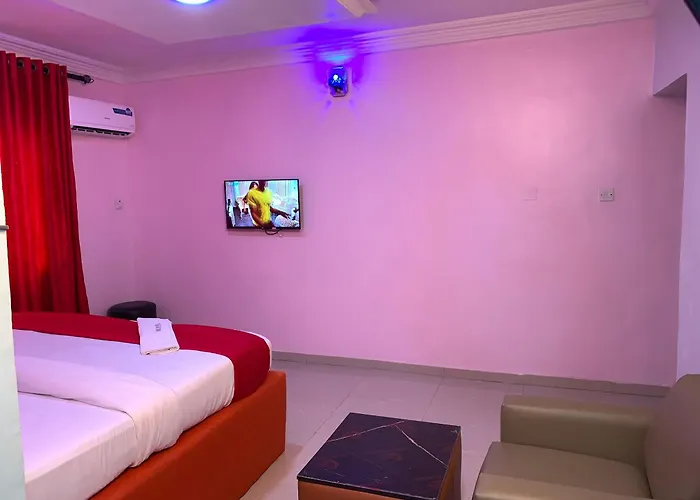 Diamond Groove Hotel & Suites