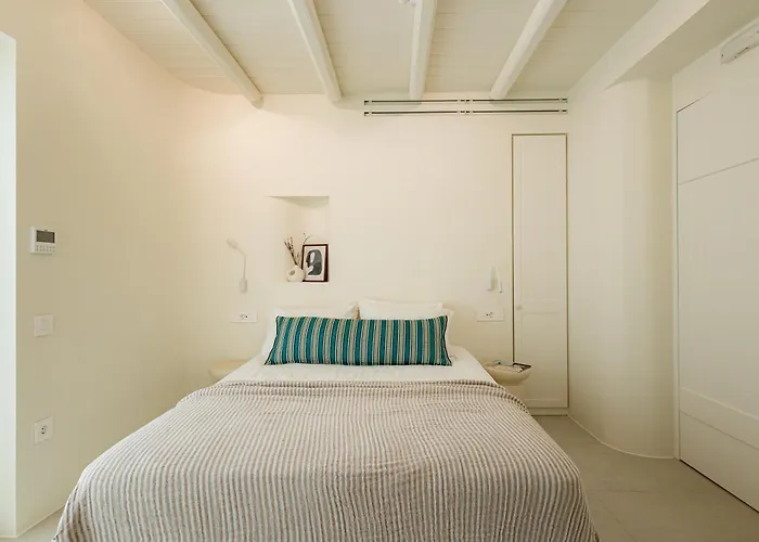 Naxia Gaia Suites