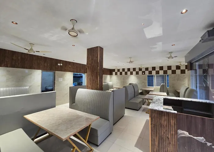 Hotel Royal Akkamahadevi