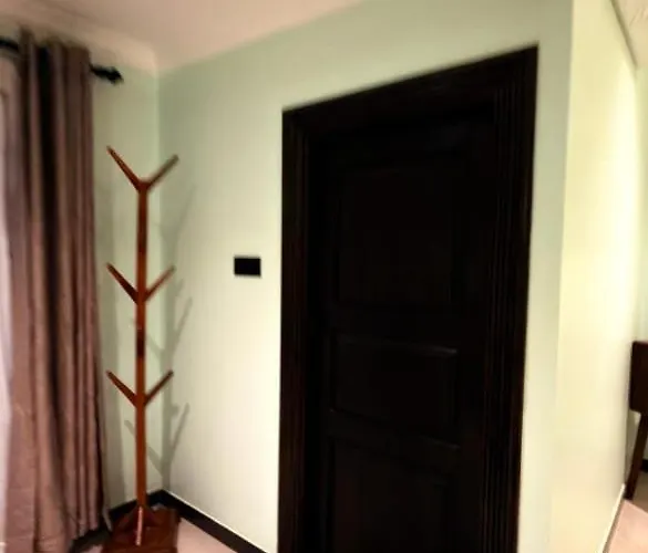 Abbi Holiday - Jaffna Hotel